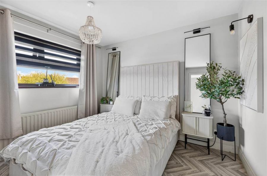 13 Woodview Crescent