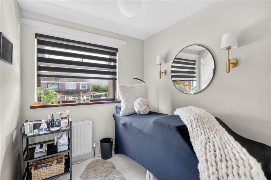 13 Woodview Crescent