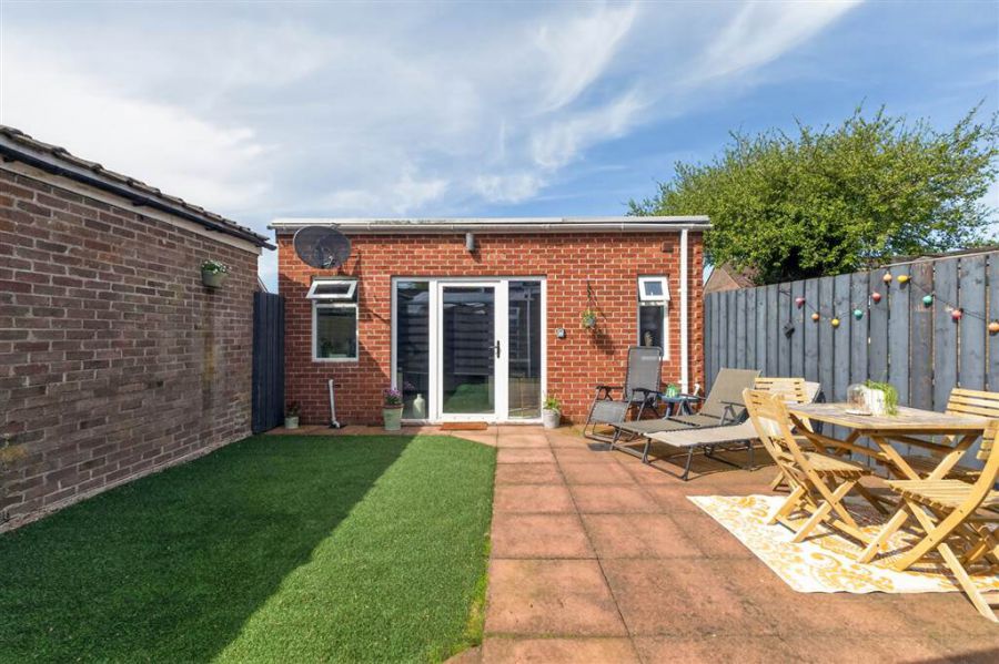 13 Woodview Crescent