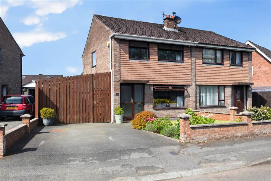 13 Woodview Crescent