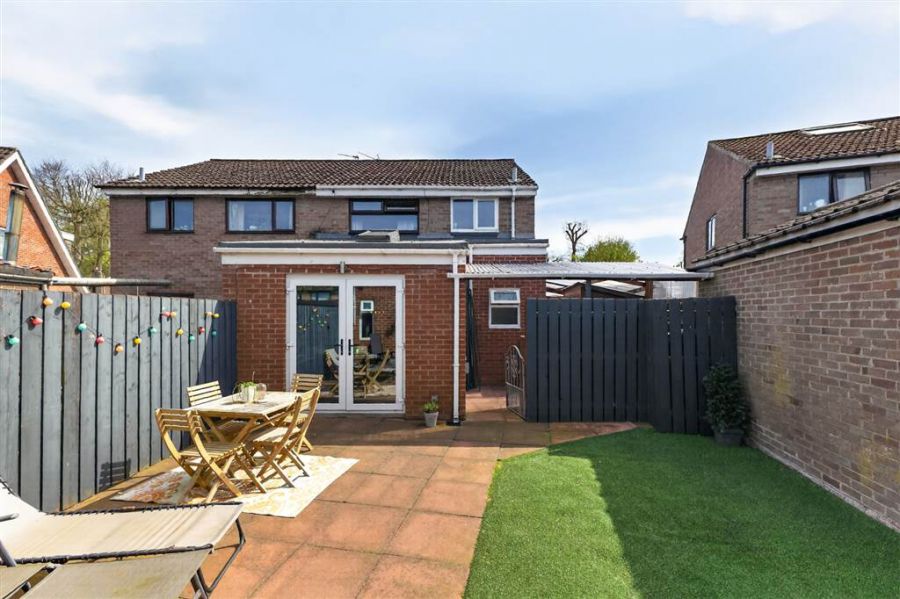 13 Woodview Crescent