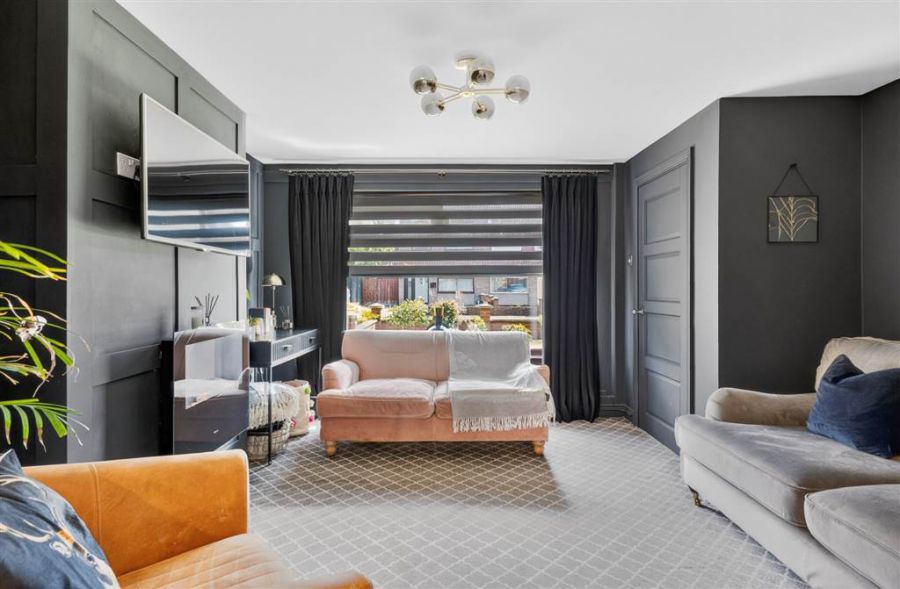 13 Woodview Crescent