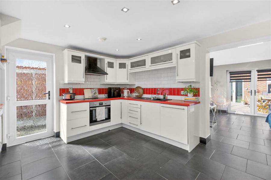 13 Woodview Crescent