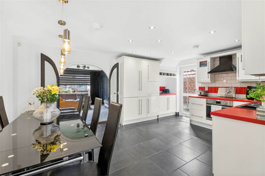 13 Woodview Crescent