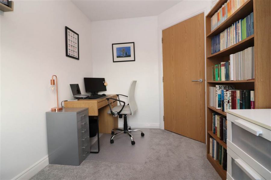 33 Lady Wallace Crescent