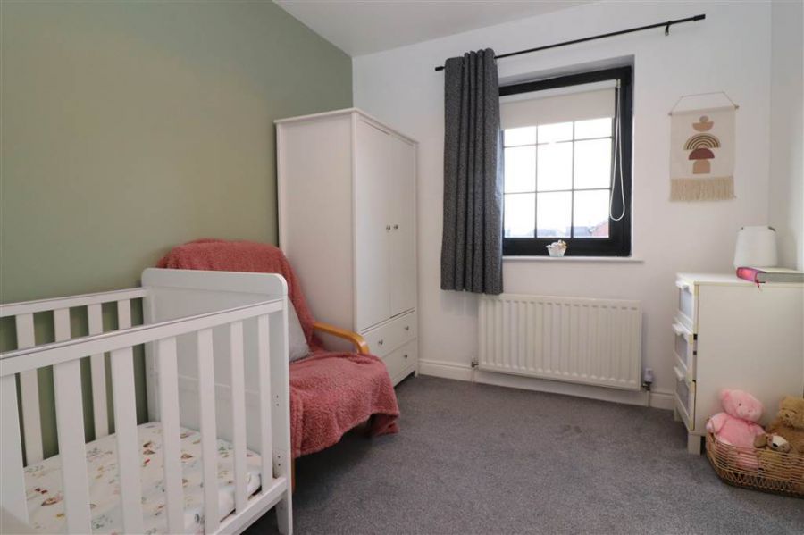 33 Lady Wallace Crescent