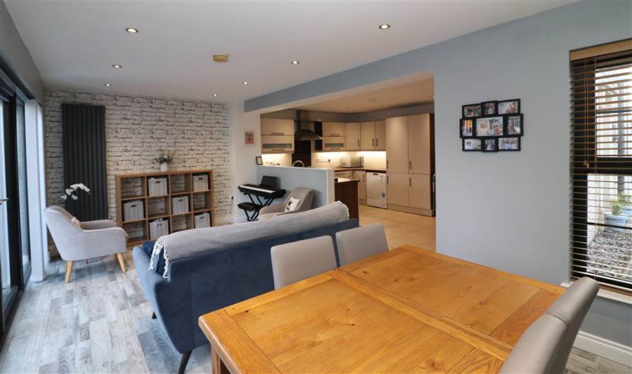 33 Lady Wallace Crescent