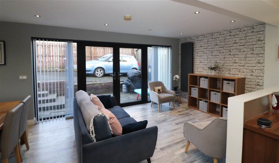 33 Lady Wallace Crescent