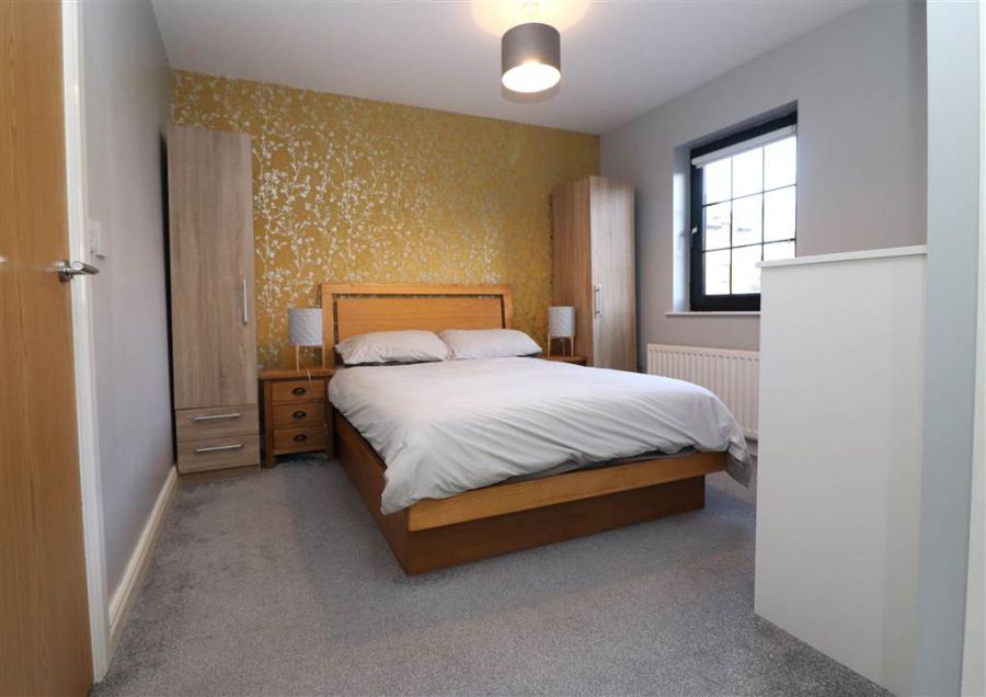 33 Lady Wallace Crescent