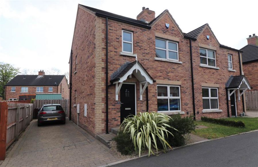 33 Belsize Meadows, Lisburn, BT27 4EH