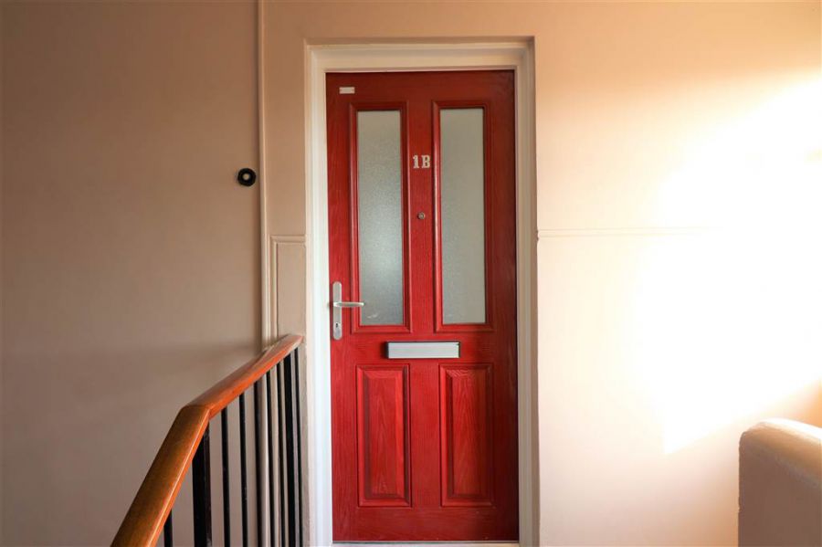 1b Linden Walk