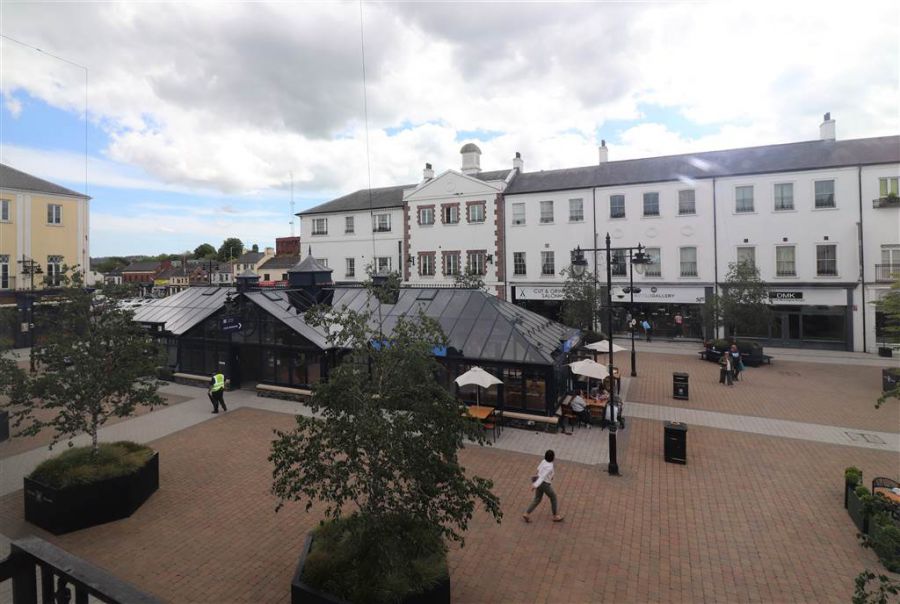39 Lisburn Square
