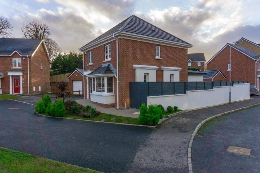 9 Holstein Crescent