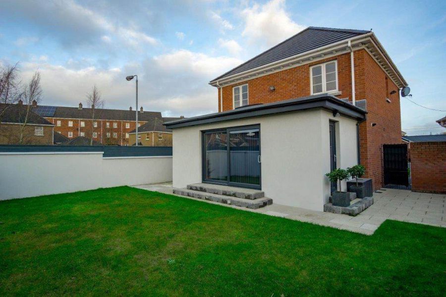 9 Holstein Crescent