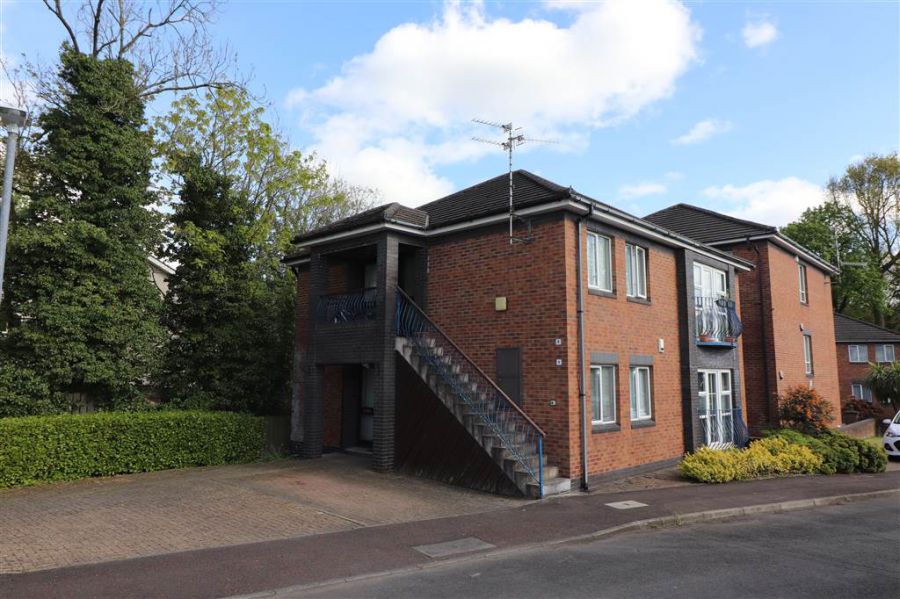 2 Glenburn Ford