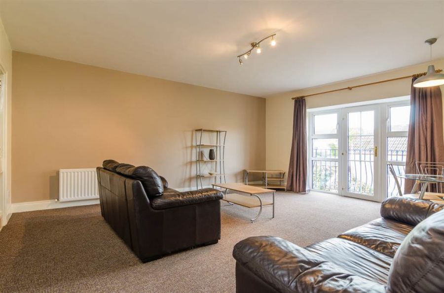 2 Glenburn Ford