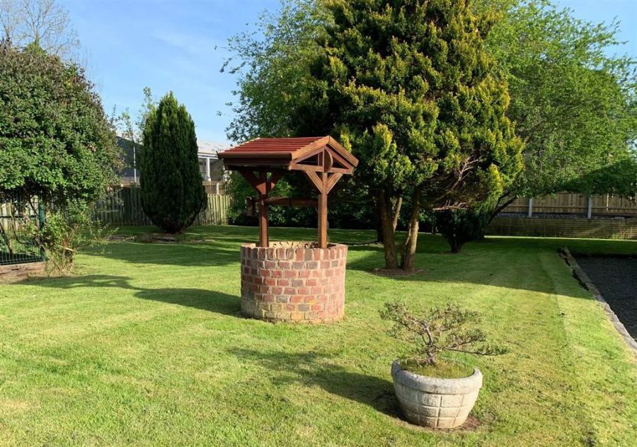 3 Rose Meadows