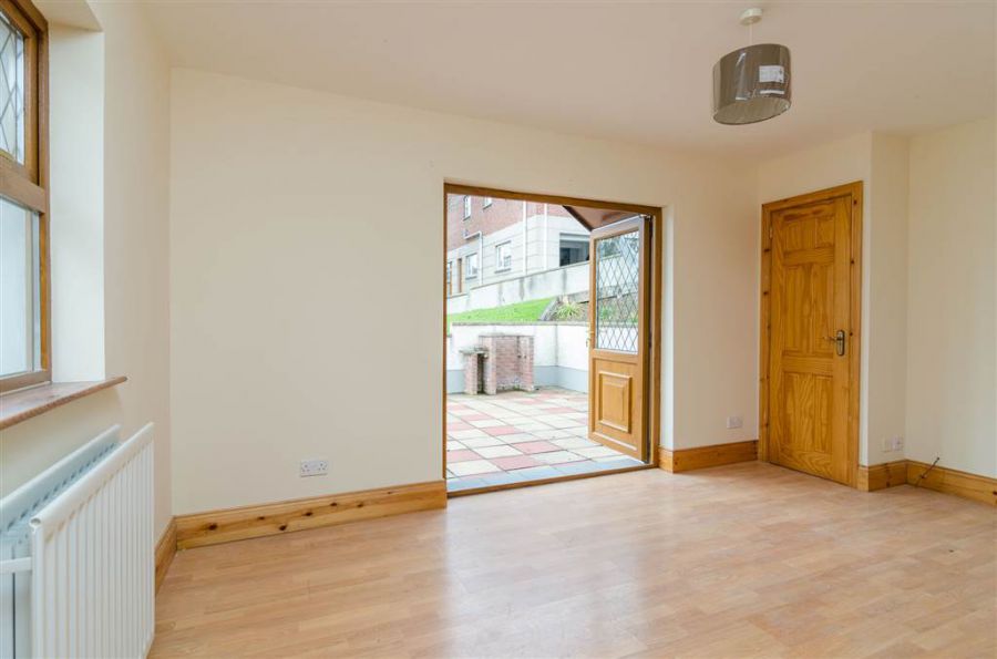 3 Rose Meadows