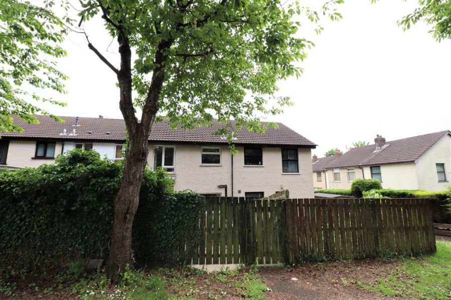 4 Knockburn Court