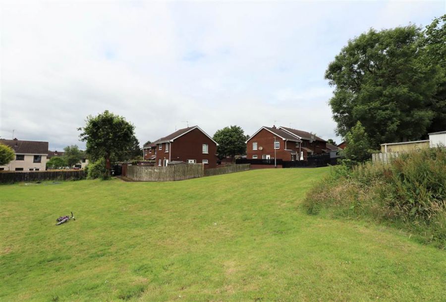 4 Knockburn Court