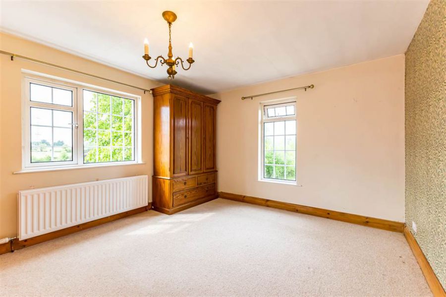 6 Drumaknockan Road