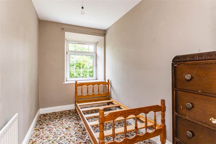 6 Drumaknockan Road