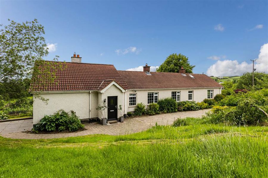 6 Drumaknockan Road