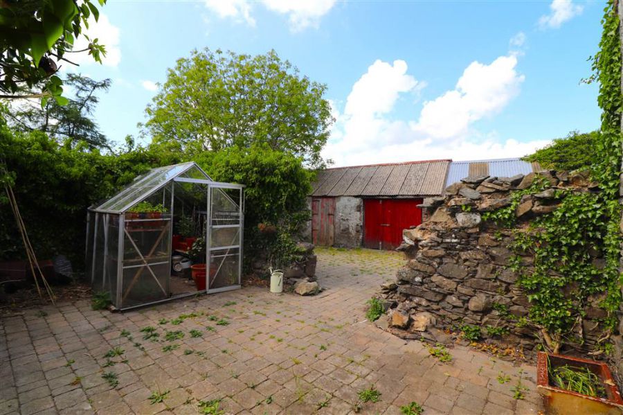 6 Drumaknockan Road