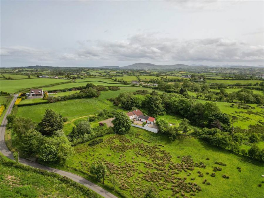 6 Drumaknockan Road