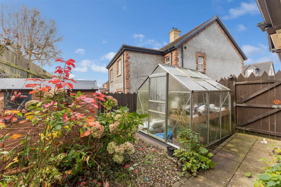 94 Ballantine Gardens