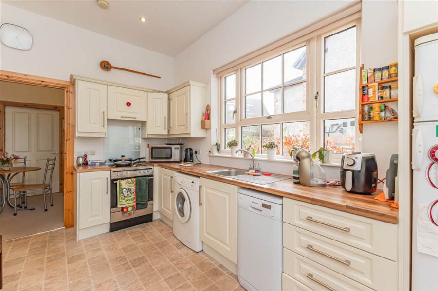 94 Ballantine Gardens