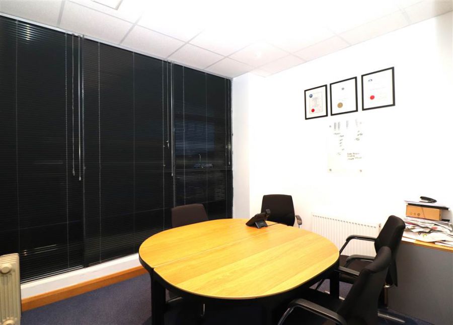 18 Crescent Business Park