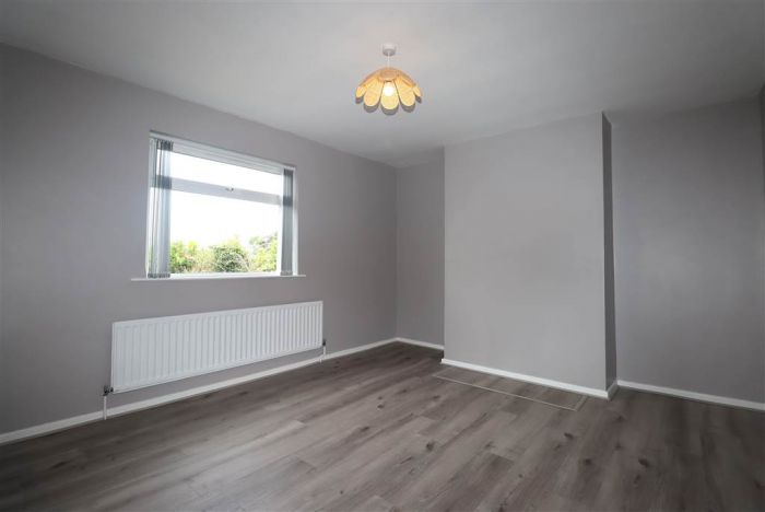 50 Knockcairn Road