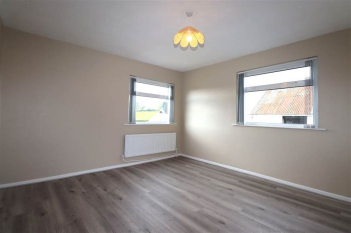50 Knockcairn Road