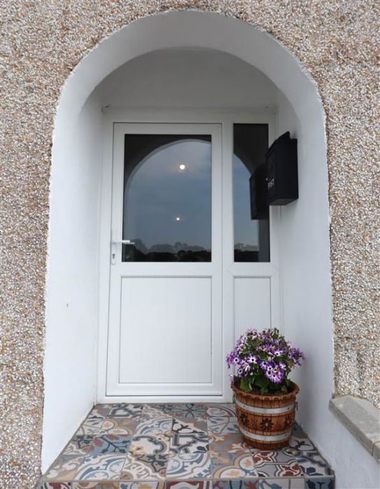 50 Knockcairn Road