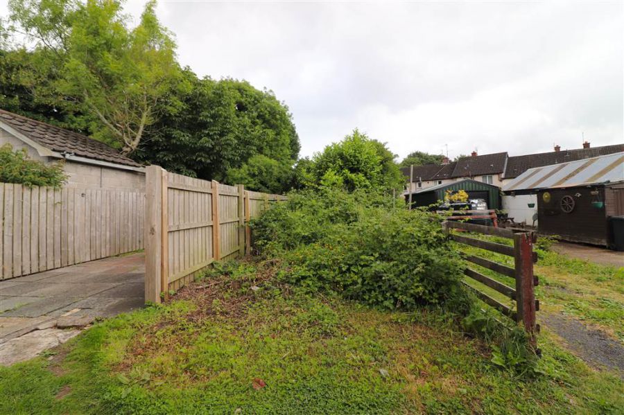 33 Millbrook Road