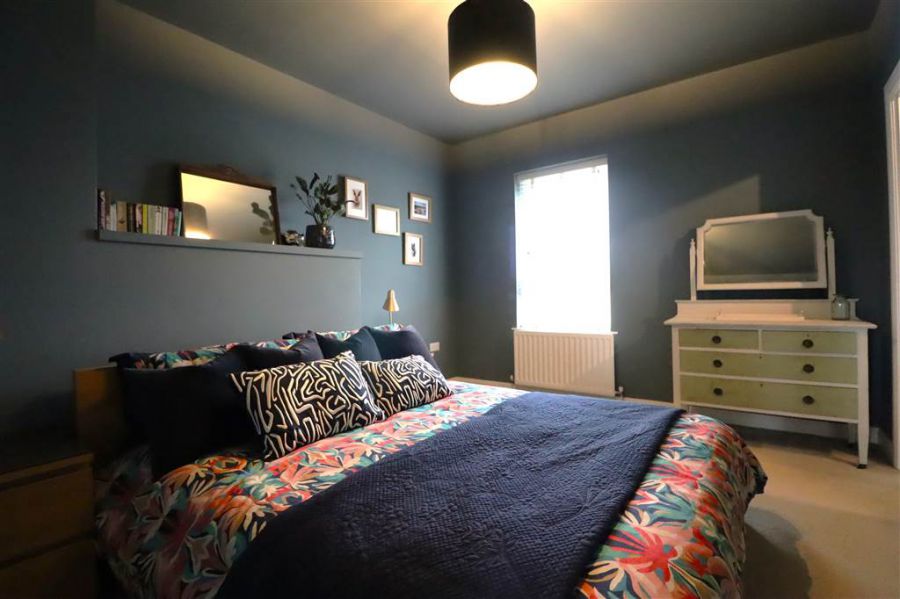 28 Linen Fields