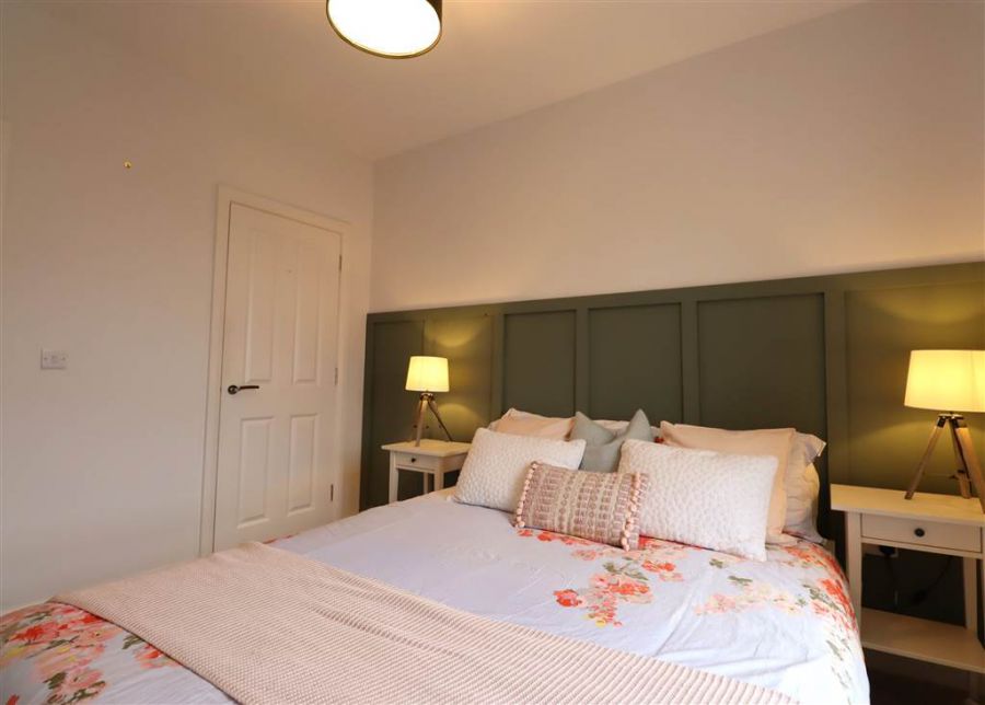 28 Linen Fields