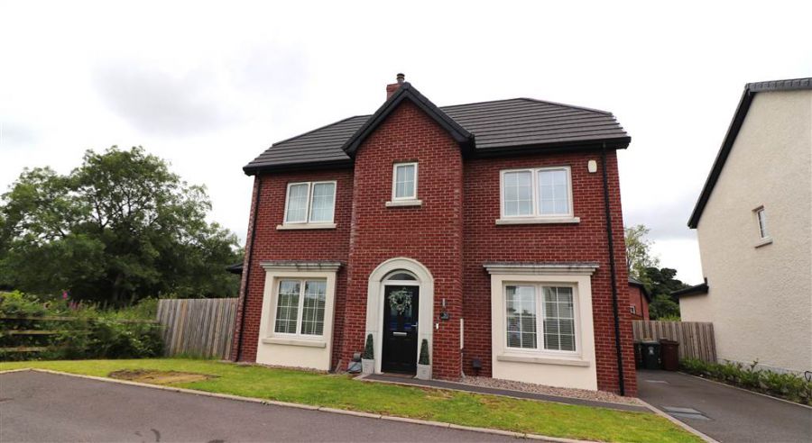 30 Fairfields Manor