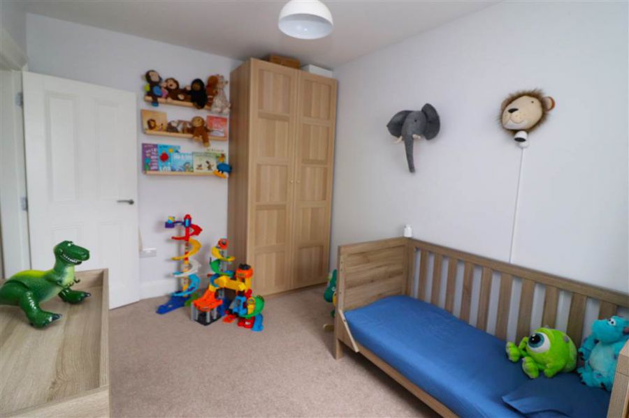 30 Fairfields Manor