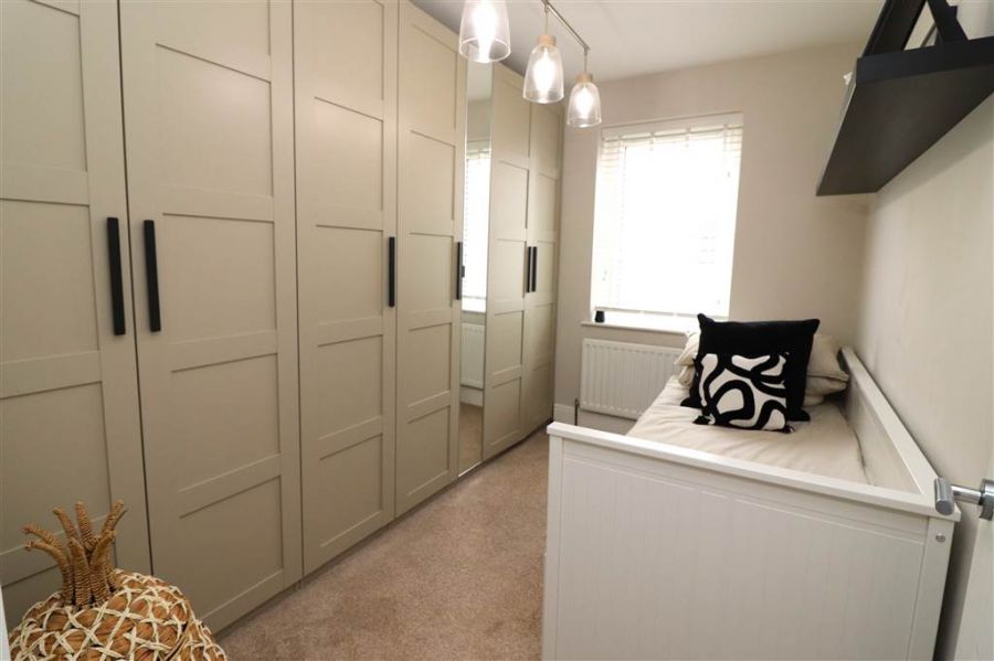 30 Fairfields Manor