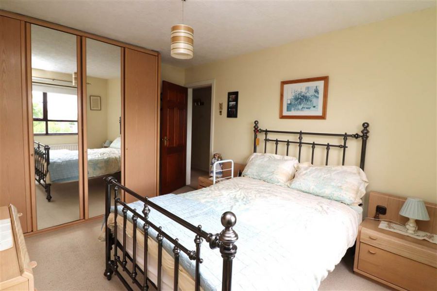 25 Monaville Close
