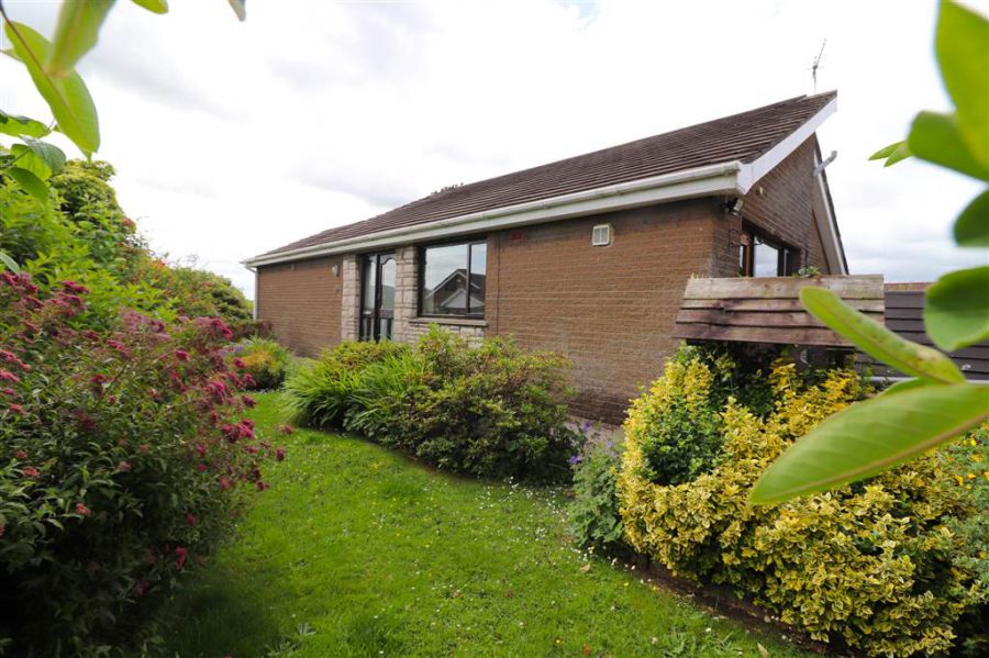 25 Monaville Close