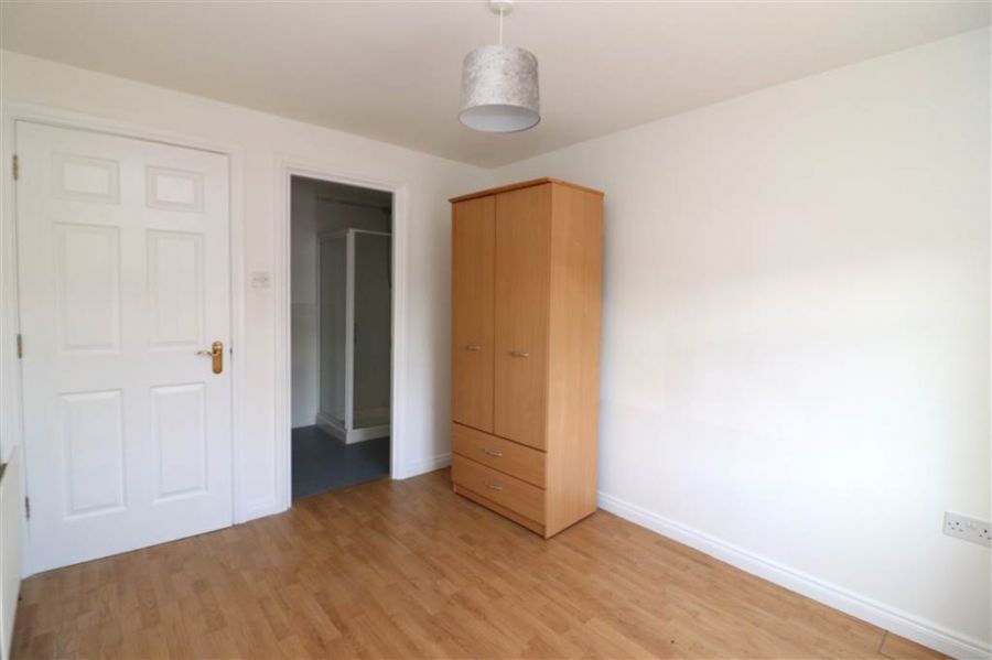 8 Saintfield Mews
