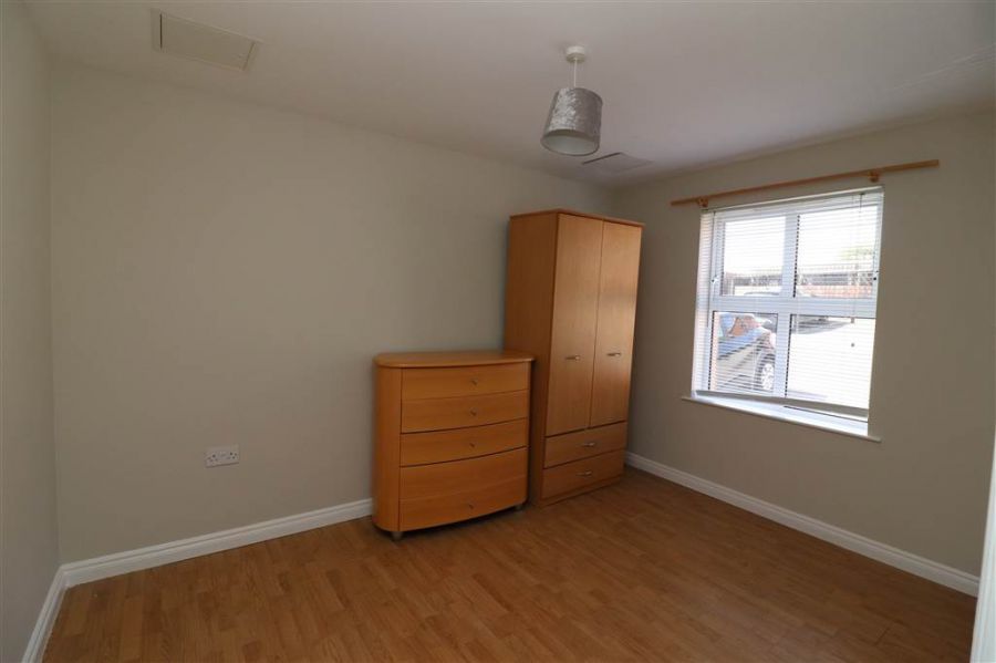 8 Saintfield Mews