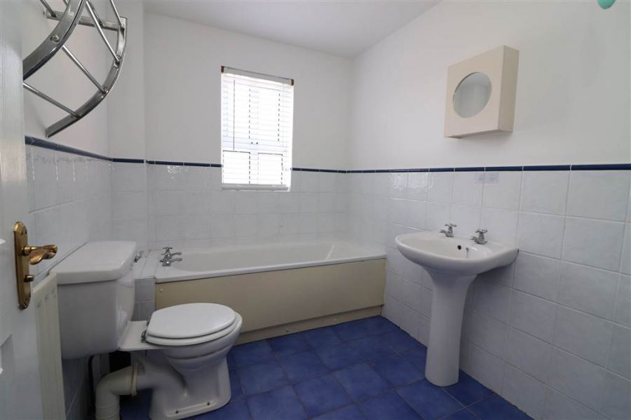 8 Saintfield Mews