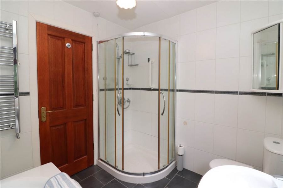 6 Orchard Close