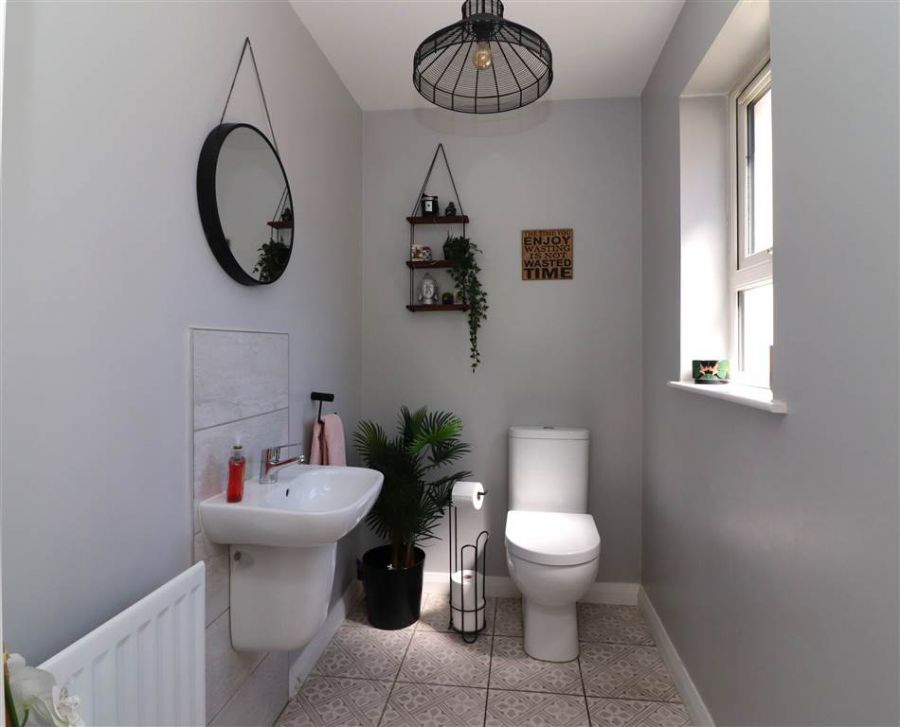 11 Ayrshire Manor