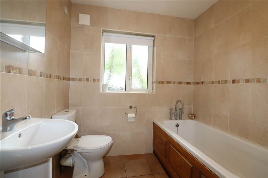 1 Glenburn Ford