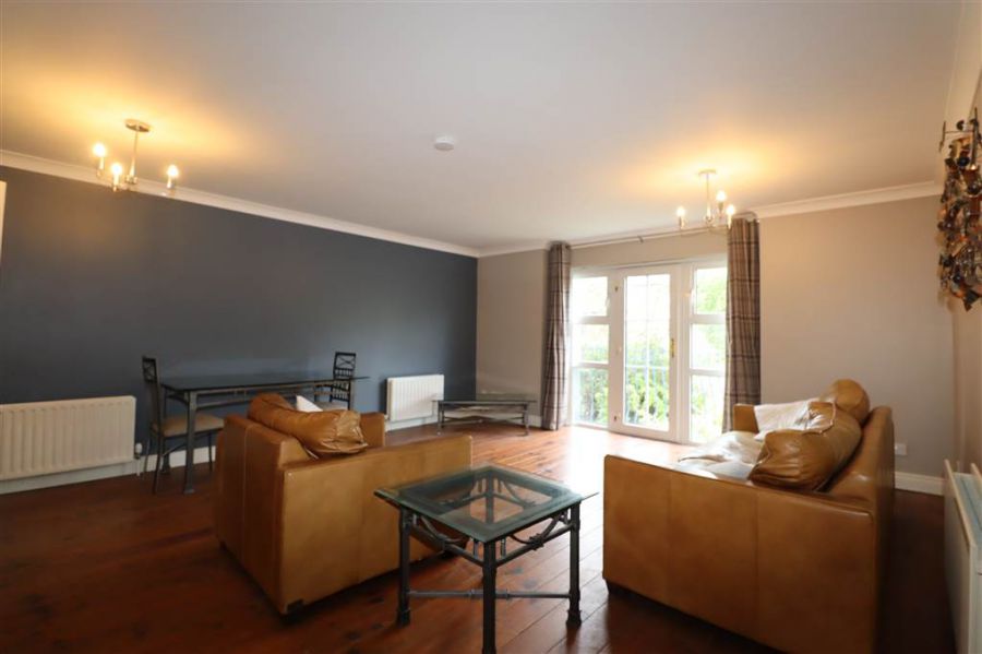 1 Glenburn Ford